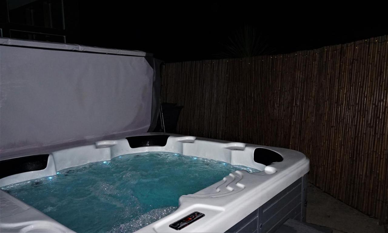 Sheep Dip Cottage - 5* Cyfie Farm, With Log Burner And Private Hot Tub Llanfyllin Exteriér fotografie