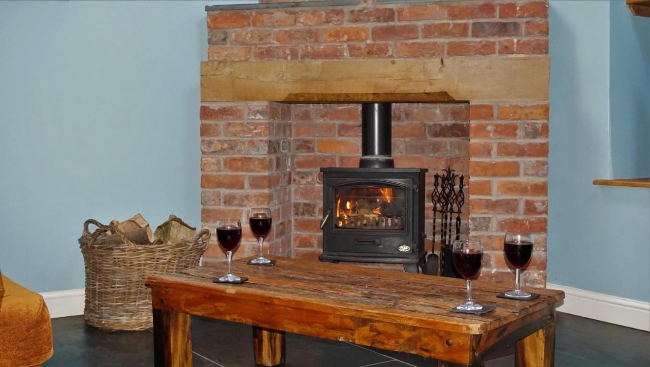 Sheep Dip Cottage - 5* Cyfie Farm, With Log Burner And Private Hot Tub Llanfyllin Exteriér fotografie